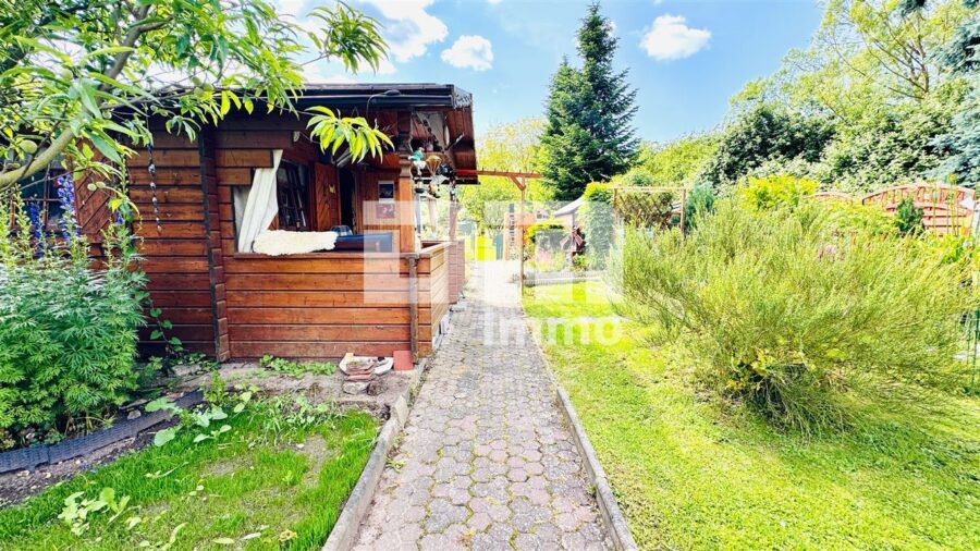 Teilsaniertes Einfamilienhaus mit Anbauten + Nebengebäude auf 1.600 m² Traumgartengrundstück - IMG_3041